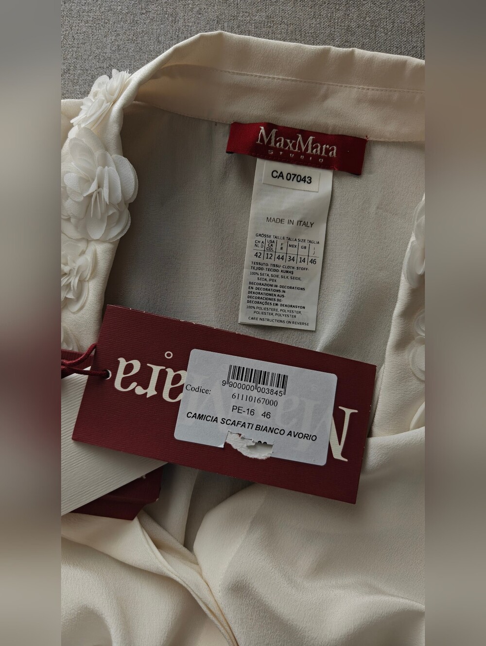 New MaxMara Cream Silk Button-Up Blouse w/ 3D Floral Collar - Picture 7 of 12